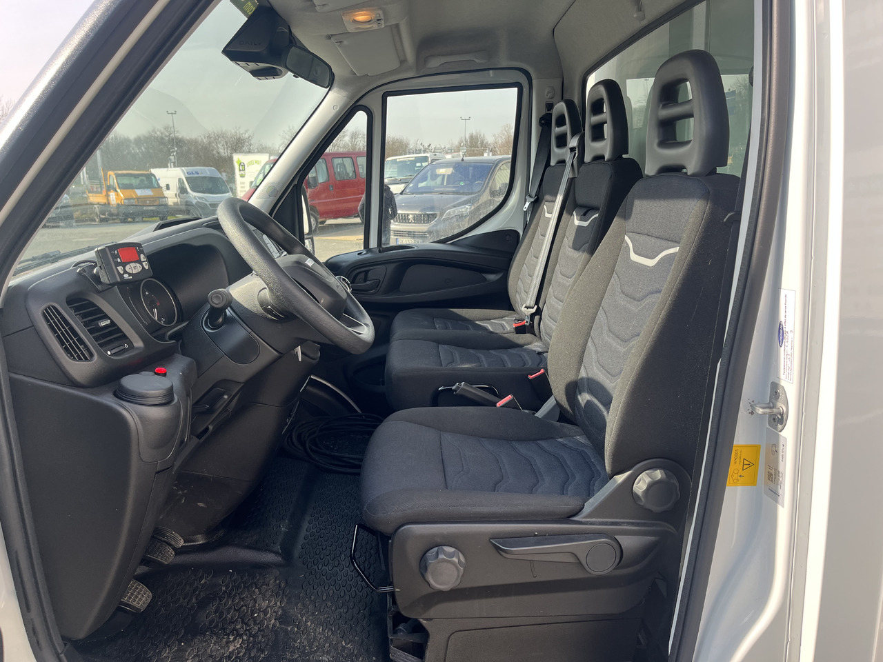 IVECO DAILY 35S14 FRIGORIFIQUE FRCX - Tarbesõiduk külmik: pilt 5 IVECO DAILY 35S14 FRIGORIFIQUE FRCX - Tarbesõiduk külmik: pilt 5