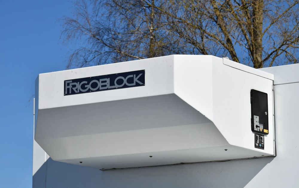 Külmutiga veoauto Iveco DAILY 70C18 / 3.0 - 180 KM / AUTOMAT HI-MATIC / 3 OSOBY / CHŁODNIA - MROŹNIA 4,55 M / AGREGAD FRIGOBLOCK / WINDA SORENSEN / KLIMA / TEMPOMAT / KAMERA COFANIA / REGULOWANE ZAWIESZENIE / SERWISOWA: pilt 17 Külmutiga veoauto Iveco DAILY 70C18 / 3.0 - 180 KM / AUTOMAT HI-MATIC / 3 OSOBY / CHŁODNIA - MROŹNIA 4,55 M / AGREGAD FRIGOBLOCK / WINDA SORENSEN / KLIMA / TEMPOMAT / KAMERA COFANIA / REGULOWANE ZAWIESZENIE / SERWISOWA: pilt 17