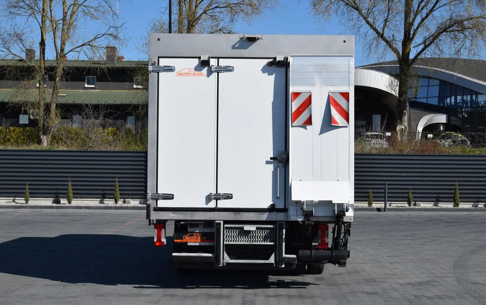 Külmutiga veoauto Iveco DAILY 70C18 / 3.0 - 180 KM / AUTOMAT HI-MATIC / 3 OSOBY / CHŁODNIA - MROŹNIA 4,55 M / AGREGAD FRIGOBLOCK / WINDA SORENSEN / KLIMA / TEMPOMAT / KAMERA COFANIA / REGULOWANE ZAWIESZENIE / SERWISOWA: pilt 6 Külmutiga veoauto Iveco DAILY 70C18 / 3.0 - 180 KM / AUTOMAT HI-MATIC / 3 OSOBY / CHŁODNIA - MROŹNIA 4,55 M / AGREGAD FRIGOBLOCK / WINDA SORENSEN / KLIMA / TEMPOMAT / KAMERA COFANIA / REGULOWANE ZAWIESZENIE / SERWISOWA: pilt 6