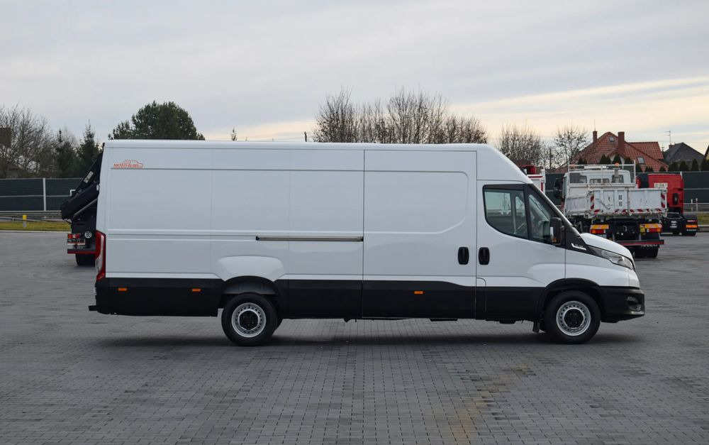 Iveco DAILY MAXI 35S14 / 2.3 - 140 KM / AUTOMAT HI-MATIC / NOWY MODEL / 3 OSOBY / DOSTAWCZE / BLASZAK / KAMERA COFANIA / TEMPOMAT / KLIMA / 2022 / SERWISOWANY / SPROWADZONY Z NIEMIEC - Kaubik: pilt 4 Iveco DAILY MAXI 35S14 / 2.3 - 140 KM / AUTOMAT HI-MATIC / NOWY MODEL / 3 OSOBY / DOSTAWCZE / BLASZAK / KAMERA COFANIA / TEMPOMAT / KLIMA / 2022 / SERWISOWANY / SPROWADZONY Z NIEMIEC - Kaubik: pilt 4