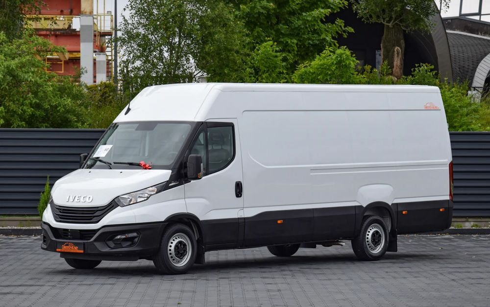Iveco DAILY MAXI 35S16 / 2.3 - 160 KM / AUTOMAT HI-MATIC / NOWY MODEL / 3 OSOBY / DOSTAWCZE / BLASZAK / KLIMA / CZUJNIKI COFANIA / NISKI PRZEBIEG / 2022 / SERWISOWANY / Z NIEMIEC - Kaubik: pilt 1 Iveco DAILY MAXI 35S16 / 2.3 - 160 KM / AUTOMAT HI-MATIC / NOWY MODEL / 3 OSOBY / DOSTAWCZE / BLASZAK / KLIMA / CZUJNIKI COFANIA / NISKI PRZEBIEG / 2022 / SERWISOWANY / Z NIEMIEC - Kaubik: pilt 1