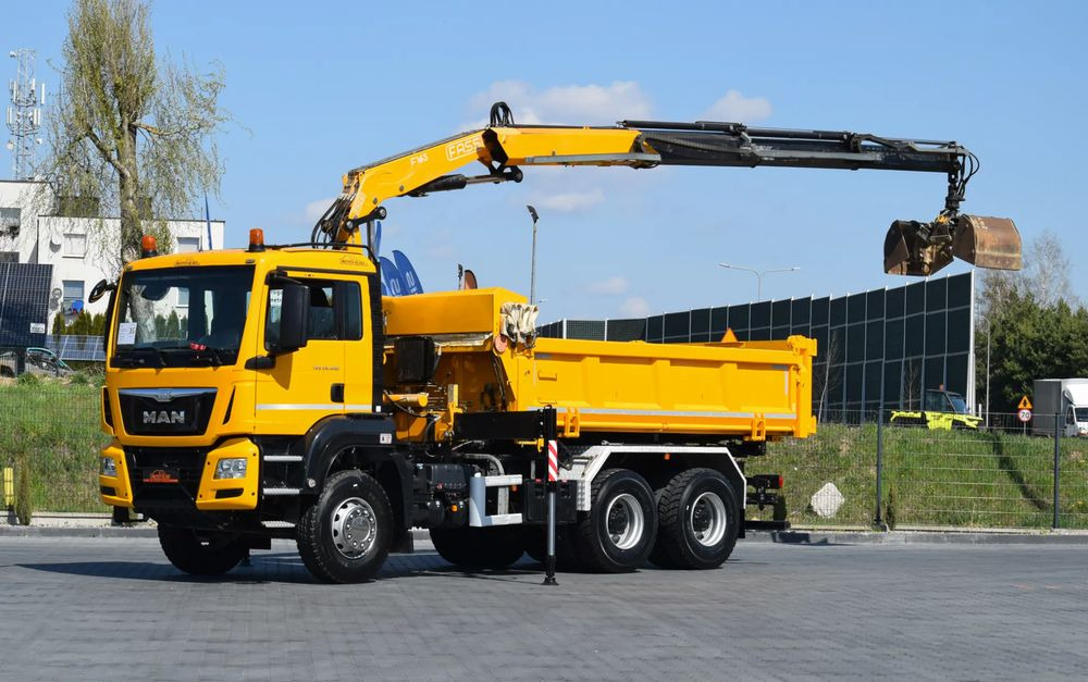 MAN TGS 26.400 / 6x4 / EURO 6 / UDT / HDS FASSI 165 / WYSUW x3 / ROTATOR / CHWYTAK / STEROWANIE RADIOWE / WZMOCNIONA RAMA / WYWROTKA / HYDROBURTA / AUTOMAT / 2017 / NOWE OPONY - 100% / NISKI PRZEBIEG - Kallurauto: pilt 1 MAN TGS 26.400 / 6x4 / EURO 6 / UDT / HDS FASSI 165 / WYSUW x3 / ROTATOR / CHWYTAK / STEROWANIE RADIOWE / WZMOCNIONA RAMA / WYWROTKA / HYDROBURTA / AUTOMAT / 2017 / NOWE OPONY - 100% / NISKI PRZEBIEG - Kallurauto: pilt 1