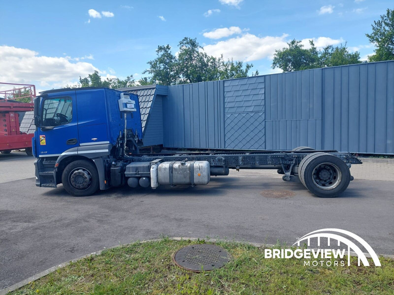 Mercedes-Benz Actros 1843 - Kabiinišassiiga veoauto: pilt 4 Mercedes-Benz Actros 1843 - Kabiinišassiiga veoauto: pilt 4