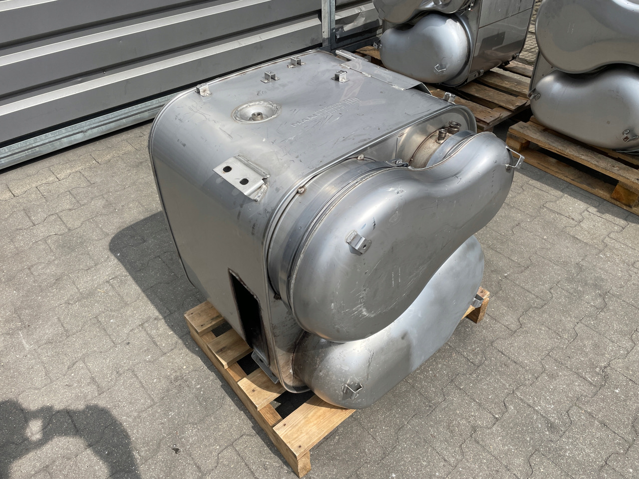 KATALIZATOR MAN TGX TGS EURO 6 DPF TŁUMIK WYDECH 81151036101 - Katalüüsmuundur - Veoauto: pilt 3 KATALIZATOR MAN TGX TGS EURO 6 DPF TŁUMIK WYDECH 81151036101 - Katalüüsmuundur - Veoauto: pilt 3