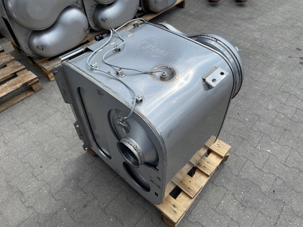 KATALIZATOR MAN TGX TGS EURO 6 DPF TŁUMIK WYDECH 81151036128 - Katalüüsmuundur - Veoauto: pilt 4 KATALIZATOR MAN TGX TGS EURO 6 DPF TŁUMIK WYDECH 81151036128 - Katalüüsmuundur - Veoauto: pilt 4