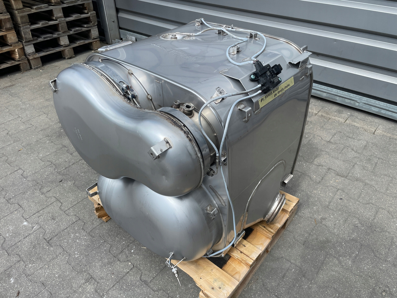 KATALIZATOR MAN TGX TGS EURO 6 DPF TŁUMIK WYDECH 81151036128 - Katalüüsmuundur - Veoauto: pilt 2 KATALIZATOR MAN TGX TGS EURO 6 DPF TŁUMIK WYDECH 81151036128 - Katalüüsmuundur - Veoauto: pilt 2