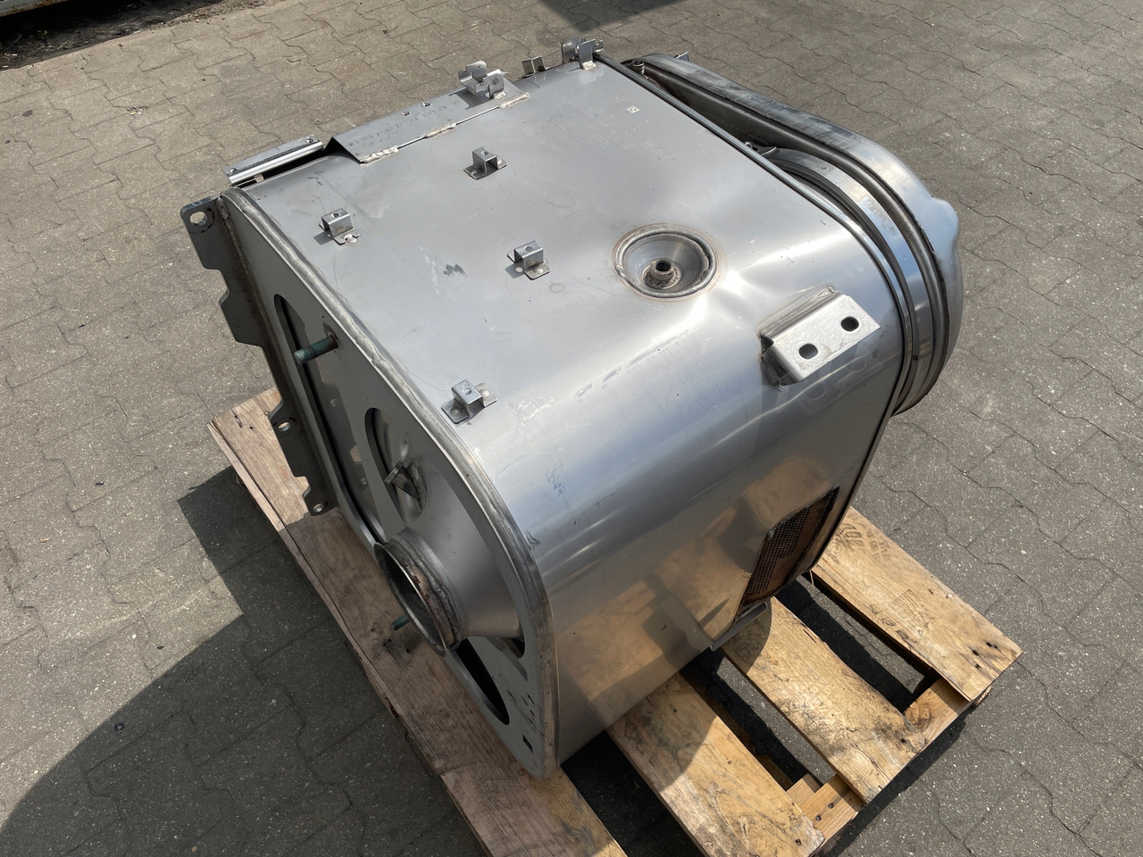 KATALIZATOR MAN TGX TGS EURO 6 DPF TŁUMIK WYDECH 81151036182 - Katalüüsmuundur - Veoauto: pilt 4 KATALIZATOR MAN TGX TGS EURO 6 DPF TŁUMIK WYDECH 81151036182 - Katalüüsmuundur - Veoauto: pilt 4