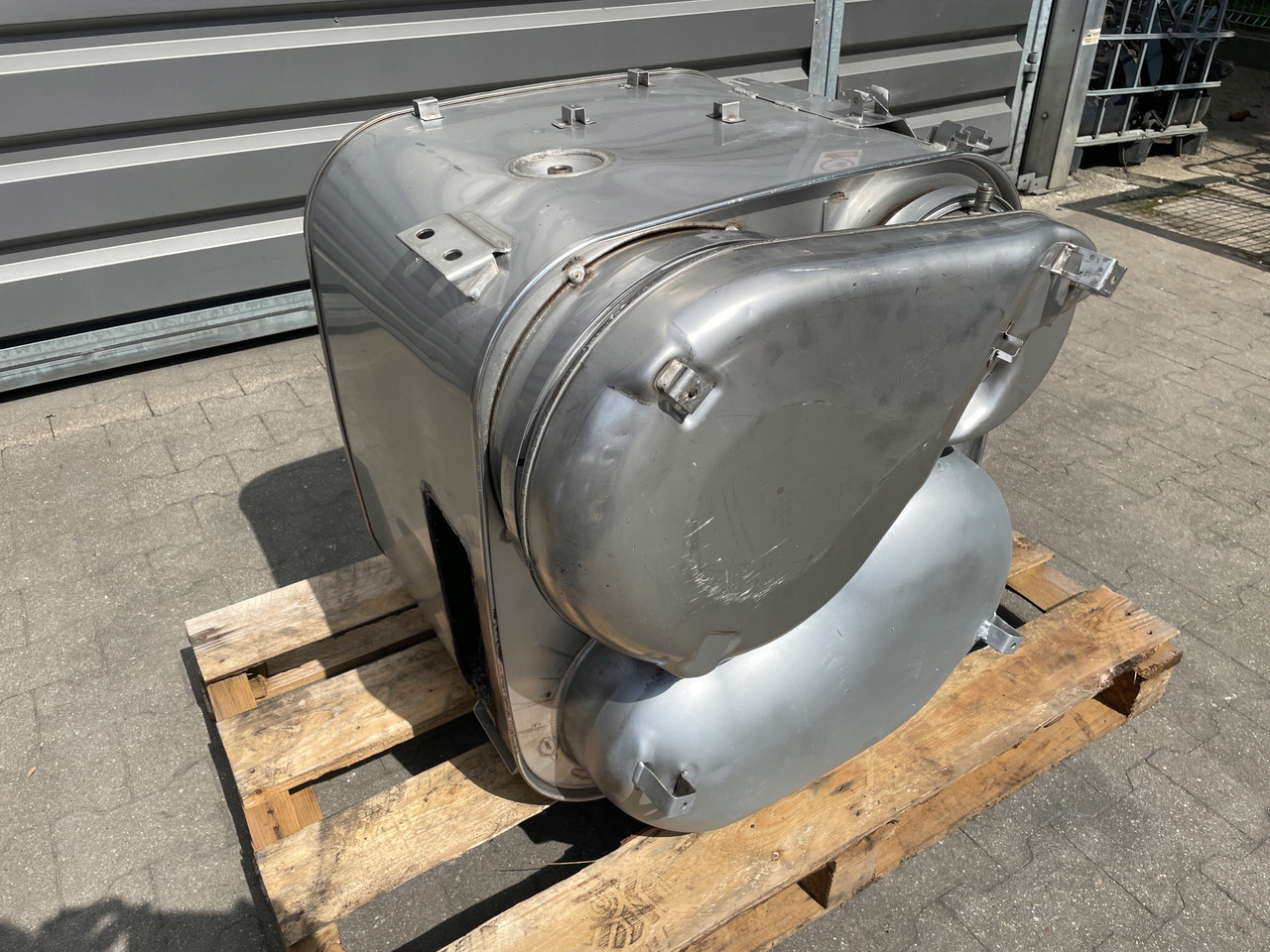 KATALIZATOR MAN TGX TGS EURO 6 DPF TŁUMIK WYDECH 81151036182 - Katalüüsmuundur - Veoauto: pilt 3 KATALIZATOR MAN TGX TGS EURO 6 DPF TŁUMIK WYDECH 81151036182 - Katalüüsmuundur - Veoauto: pilt 3