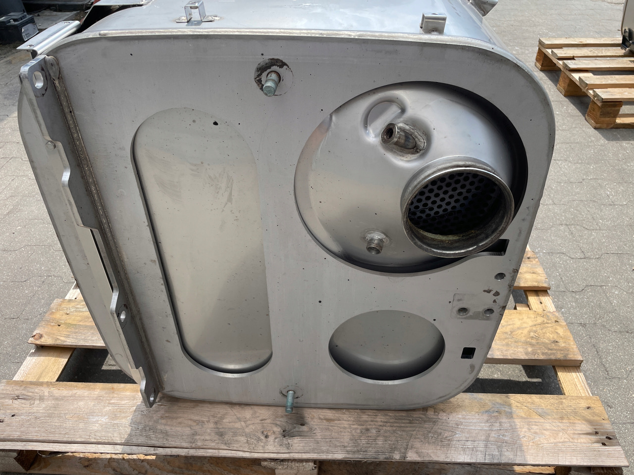 KATALIZATOR MAN TGX TGS EURO 6 DPF TŁUMIK WYDECH 81151036182 - Katalüüsmuundur - Veoauto: pilt 5 KATALIZATOR MAN TGX TGS EURO 6 DPF TŁUMIK WYDECH 81151036182 - Katalüüsmuundur - Veoauto: pilt 5