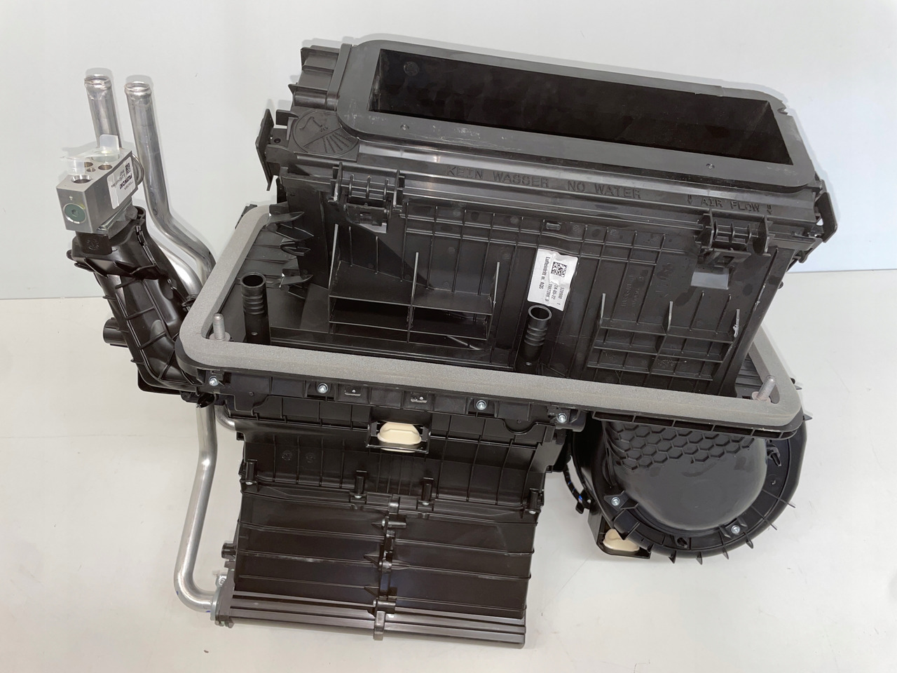 NAGRZEWNICA MAN TG3 TGX 3 TGX-3 81619006459 - Salongiventilaator - Veoauto: pilt 5 NAGRZEWNICA MAN TG3 TGX 3 TGX-3 81619006459 - Salongiventilaator - Veoauto: pilt 5