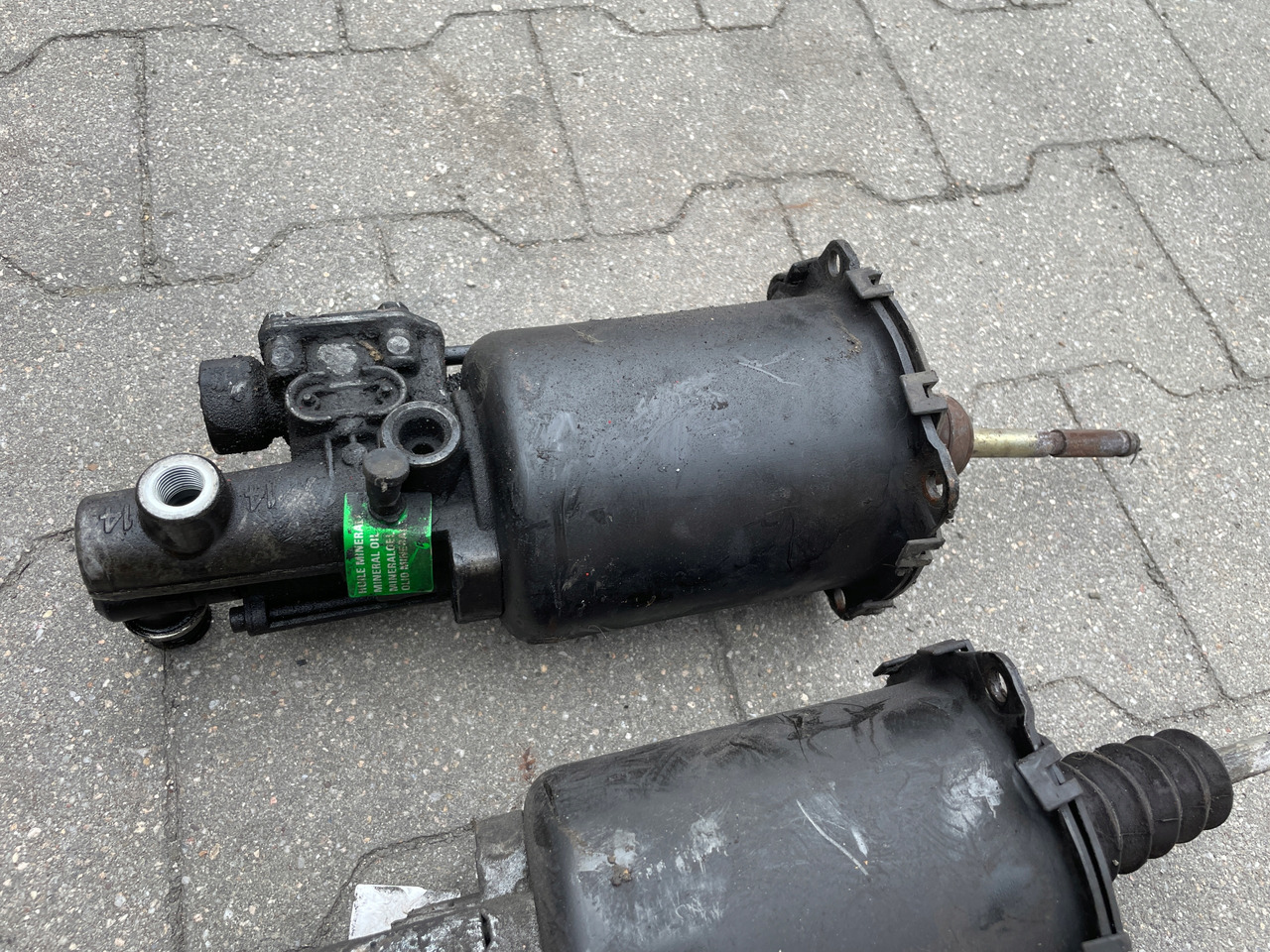 WYBIERAK SKRZYNI BIEGÓW WYSPRZĘGLIK ZAWÓR MAN TGA TGS TGX 9700514127 - Sidurisilinder - Veoauto: pilt 3 WYBIERAK SKRZYNI BIEGÓW WYSPRZĘGLIK ZAWÓR MAN TGA TGS TGX 9700514127 - Sidurisilinder - Veoauto: pilt 3