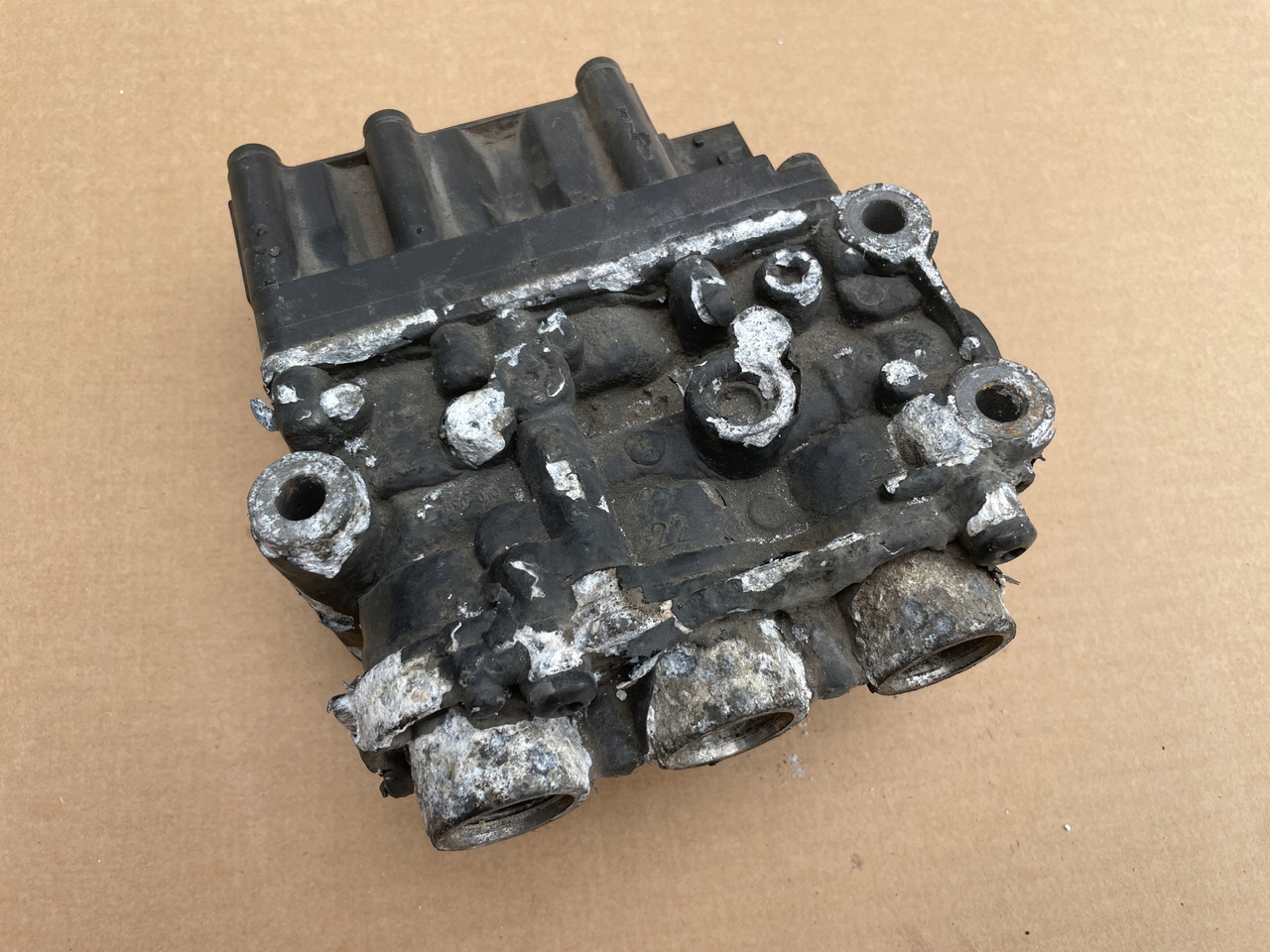 ZAWÓR PODUSZEK MERCEDES ACTROS MP 4 MP4 A0013270725 - Piduriklapp - Veoauto: pilt 3 ZAWÓR PODUSZEK MERCEDES ACTROS MP 4 MP4 A0013270725 - Piduriklapp - Veoauto: pilt 3