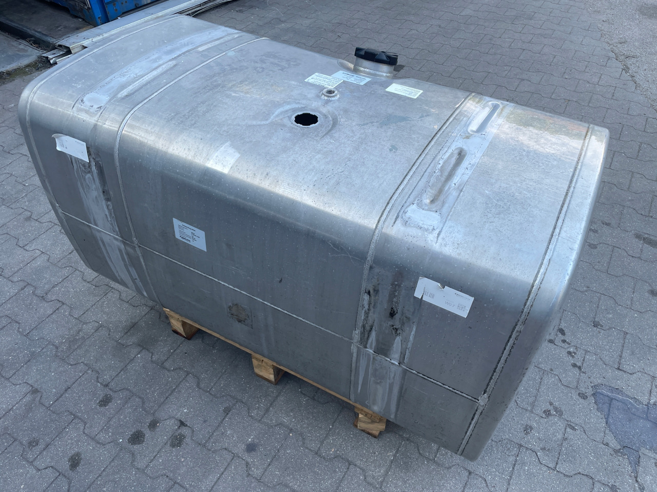 Kütusepaak - Veoauto ZBIORNIK PALIWA MAN TGX TGS 580L 81122016685: pilt 6 Kütusepaak - Veoauto ZBIORNIK PALIWA MAN TGX TGS 580L 81122016685: pilt 6