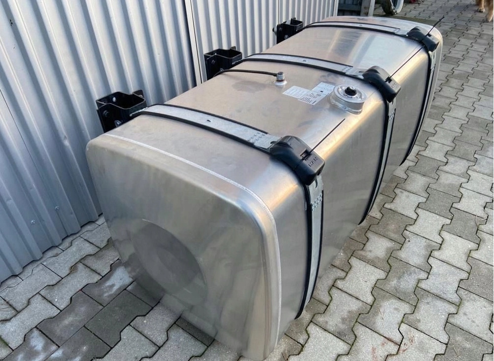 ZBIORNIK PALIWA MAN TGX TGS 710 L 81122016949 - Kütusepaak - Veoauto: pilt 3 ZBIORNIK PALIWA MAN TGX TGS 710 L 81122016949 - Kütusepaak - Veoauto: pilt 3