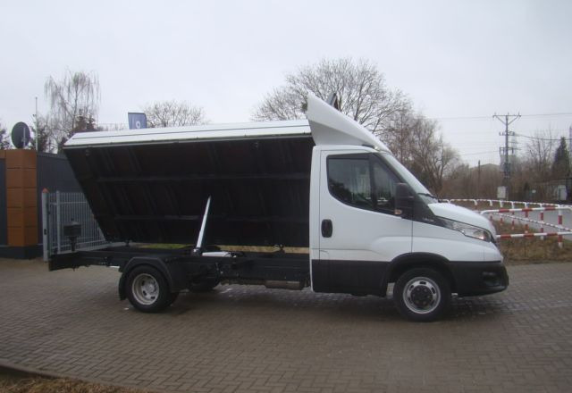Iveco DAILY 35 C 15 3.5T 4.60M 3.5T NA HAKU CLIMATRONIC - Tarbesõiduk kallur: pilt 4 Iveco DAILY 35 C 15 3.5T 4.60M 3.5T NA HAKU CLIMATRONIC - Tarbesõiduk kallur: pilt 4