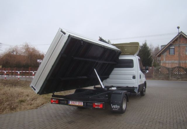 Iveco DAILY 35 C 15 3.5T 4.60M 3.5T NA HAKU CLIMATRONIC - Tarbesõiduk kallur: pilt 5 Iveco DAILY 35 C 15 3.5T 4.60M 3.5T NA HAKU CLIMATRONIC - Tarbesõiduk kallur: pilt 5