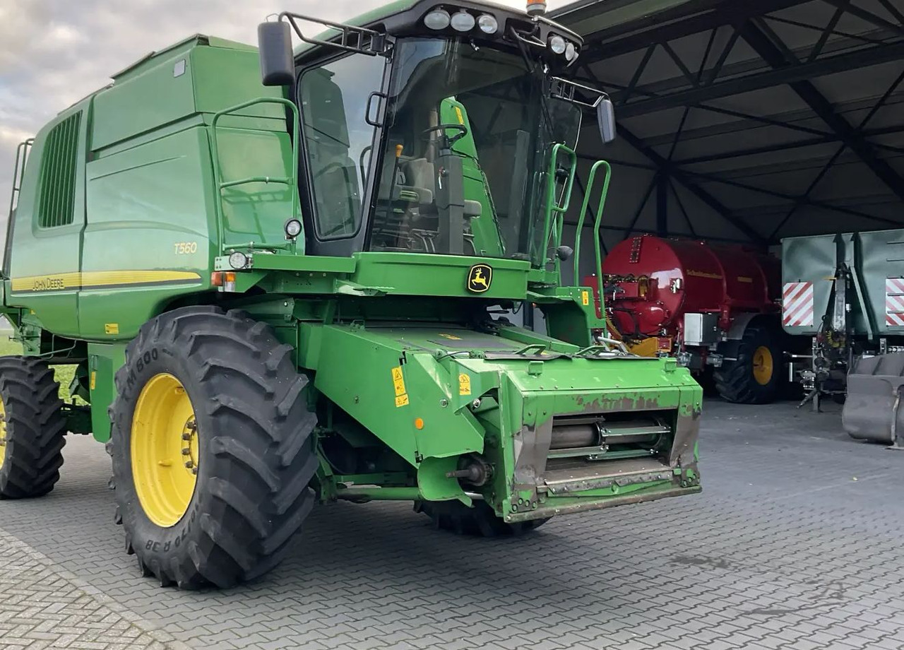John Deere T560 - Kombain: pilt 1 John Deere T560 - Kombain: pilt 1