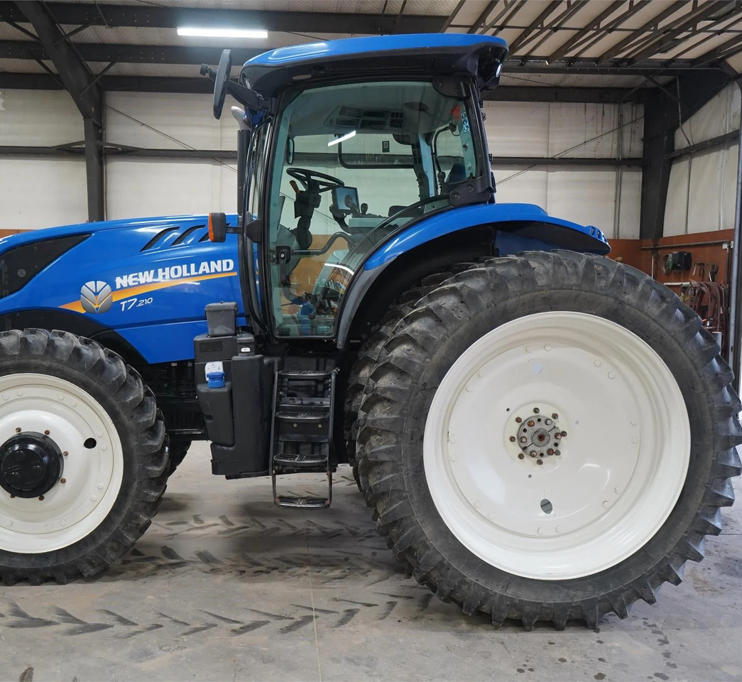 NEW HOLLAND T7.210 - Traktor: pilt 2 NEW HOLLAND T7.210 - Traktor: pilt 2