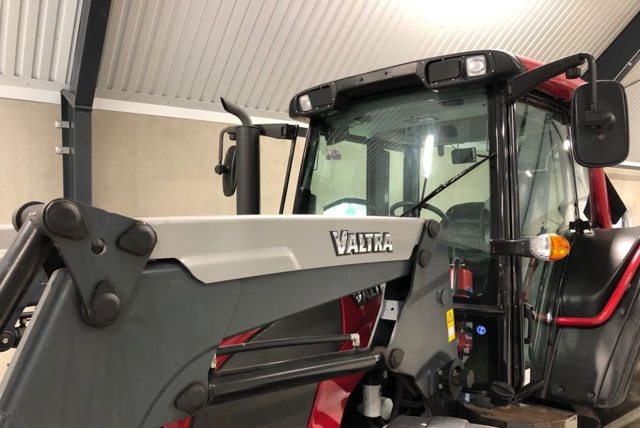 Valtra N92 HiTech - Traktor: pilt 3 Valtra N92 HiTech - Traktor: pilt 3