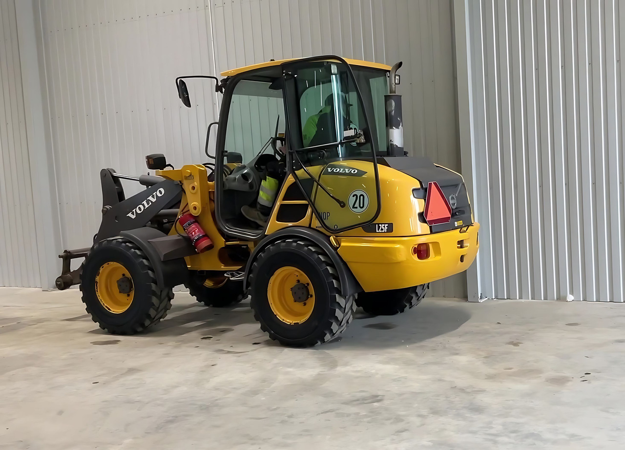 Volvo L 25 - Rataslaadur: pilt 1 Volvo L 25 - Rataslaadur: pilt 1