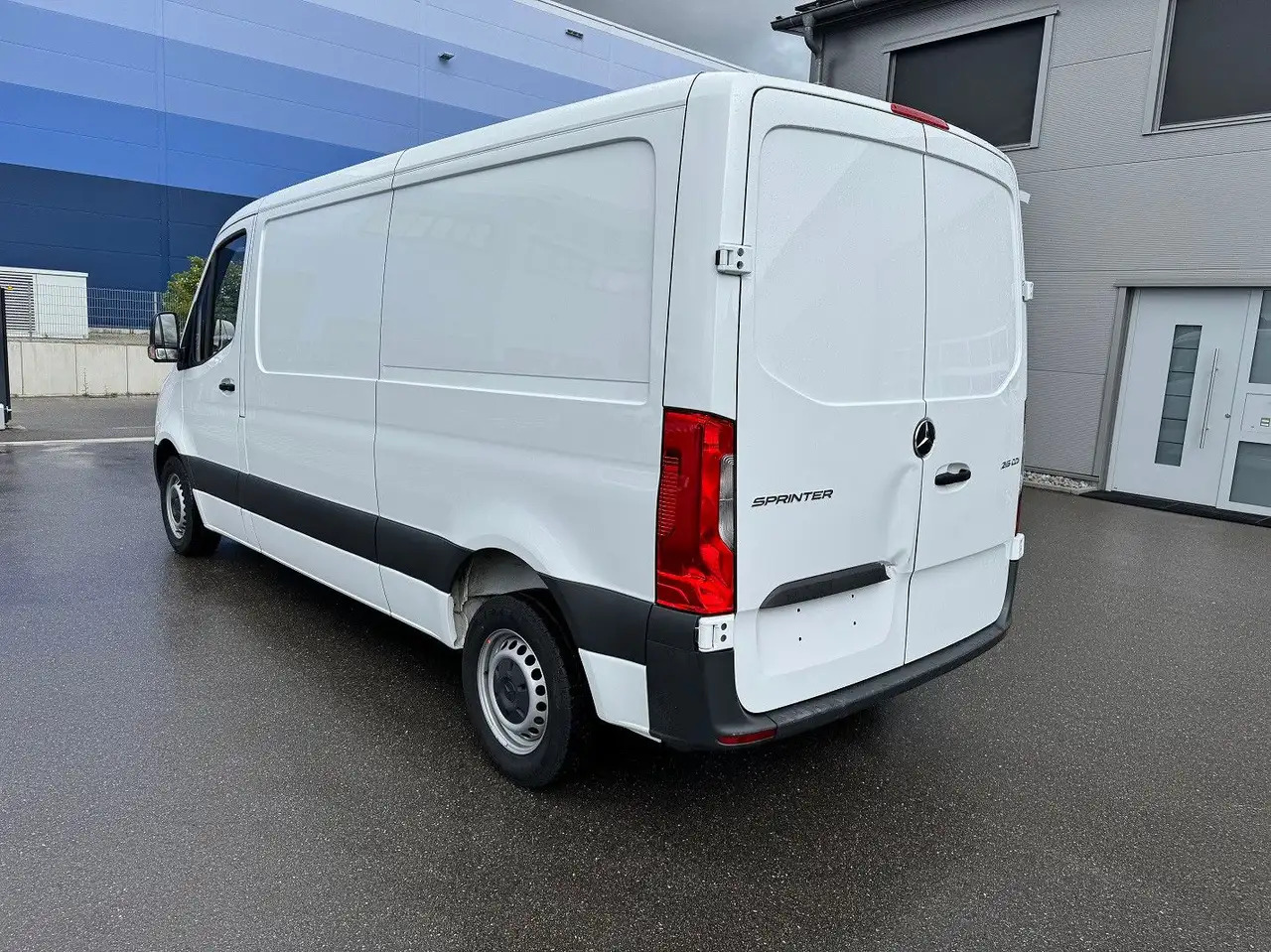 Mercedes-Benz Sprinter 215 CDI Flach Lang Klima FWD - Kaubik: pilt 5 Mercedes-Benz Sprinter 215 CDI Flach Lang Klima FWD - Kaubik: pilt 5
