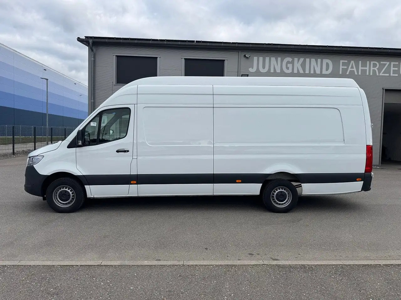 Mercedes-Benz Sprinter 317 CDI Maxi Lang Extralang XXL MBUX - Kaubik: pilt 3 Mercedes-Benz Sprinter 317 CDI Maxi Lang Extralang XXL MBUX - Kaubik: pilt 3