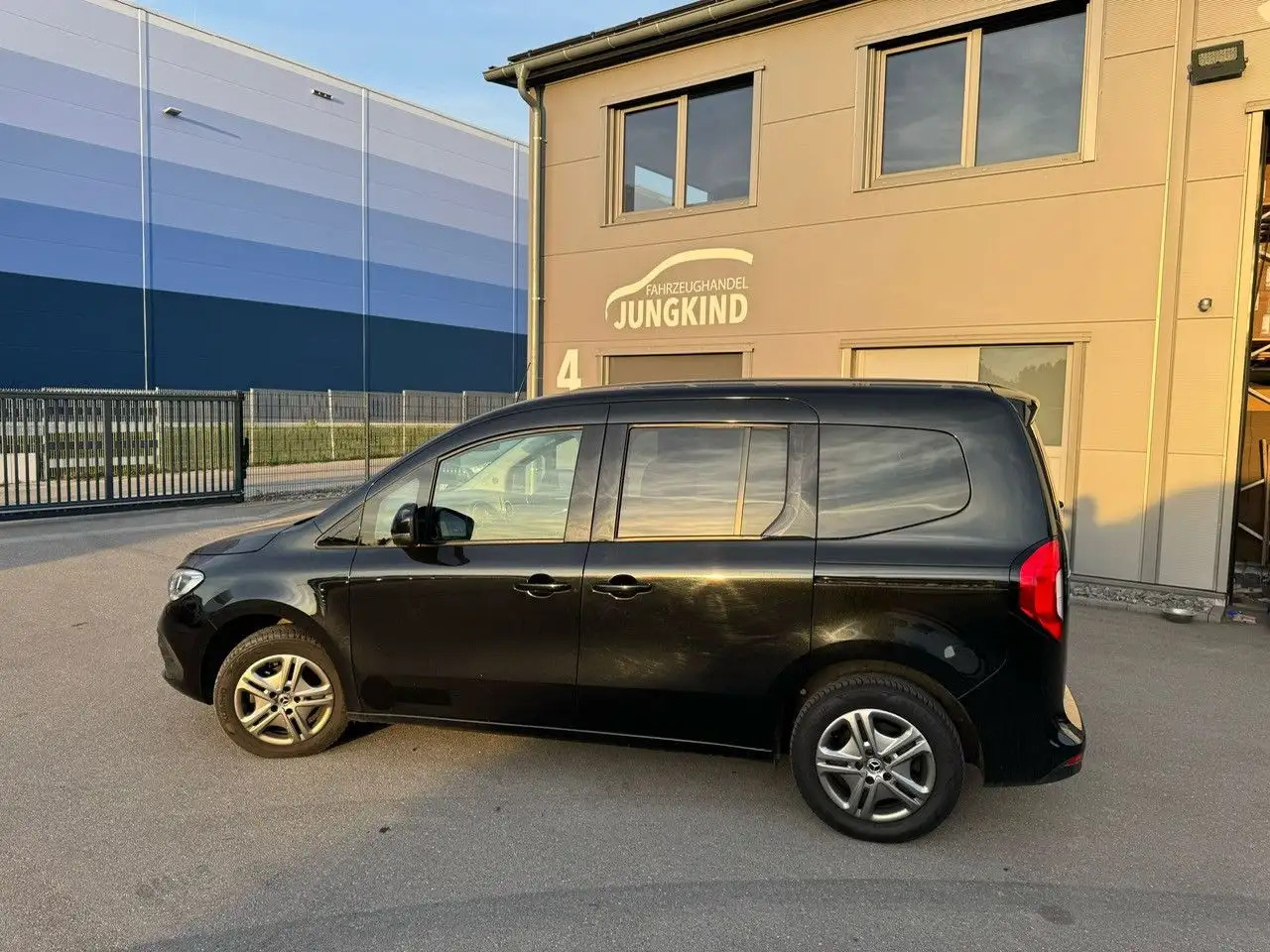 Mercedes-Benz T-Class T -Klasse 160 d standard - Auto: pilt 1 Mercedes-Benz T-Class T -Klasse 160 d standard - Auto: pilt 1