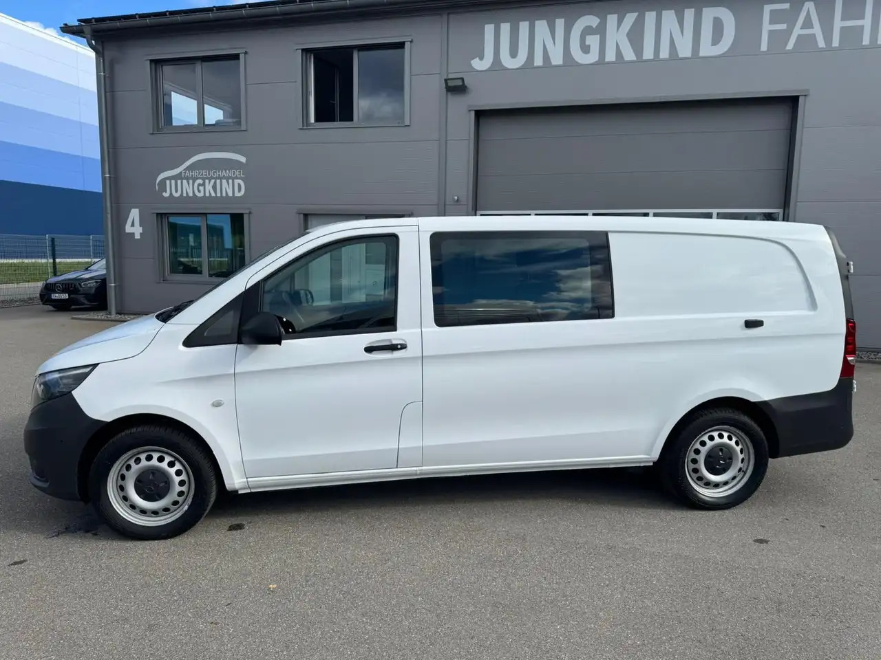 Mercedes-Benz Vito 116 CDI Mixto 4x4 Allrad Extralang - Kaubik: pilt 1 Mercedes-Benz Vito 116 CDI Mixto 4x4 Allrad Extralang - Kaubik: pilt 1