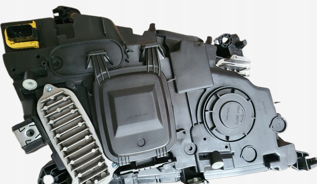 NOWY REFLEKTOR VOLVO FH4 PRAWY - Esituled - Veoauto: pilt 4 NOWY REFLEKTOR VOLVO FH4 PRAWY - Esituled - Veoauto: pilt 4