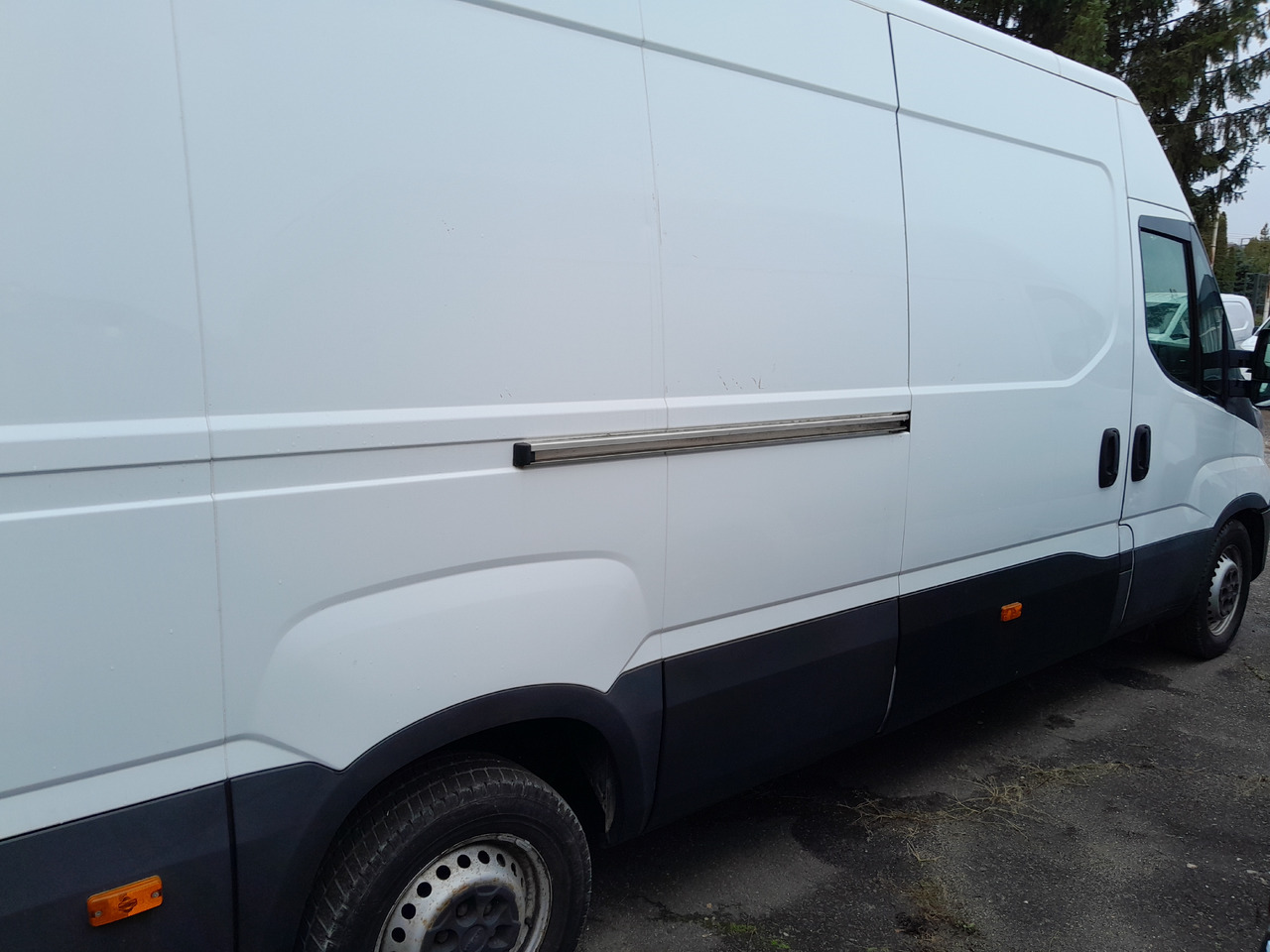 IVECO Daily 35S14 - Tarbesõiduk furgoon: pilt 4 IVECO Daily 35S14 - Tarbesõiduk furgoon: pilt 4
