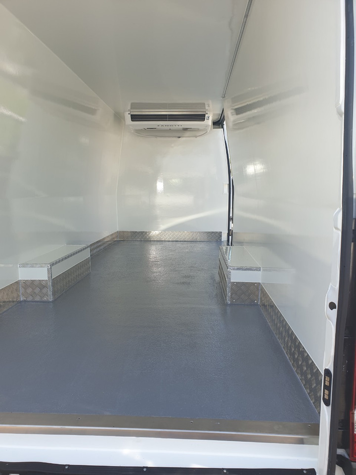 IVECO Daily 35S14 with Zanotti Z350 0°C Refrigeration (5 vehicles in stock) - Tarbesõiduk külmik: pilt 4 IVECO Daily 35S14 with Zanotti Z350 0°C Refrigeration (5 vehicles in stock) - Tarbesõiduk külmik: pilt 4