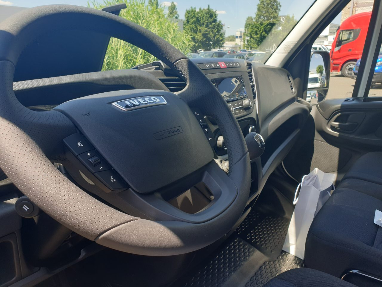 IVECO Daily 35S14 with Zanotti Z350 0°C Refrigeration (5 vehicles in stock) - Tarbesõiduk külmik: pilt 5 IVECO Daily 35S14 with Zanotti Z350 0°C Refrigeration (5 vehicles in stock) - Tarbesõiduk külmik: pilt 5