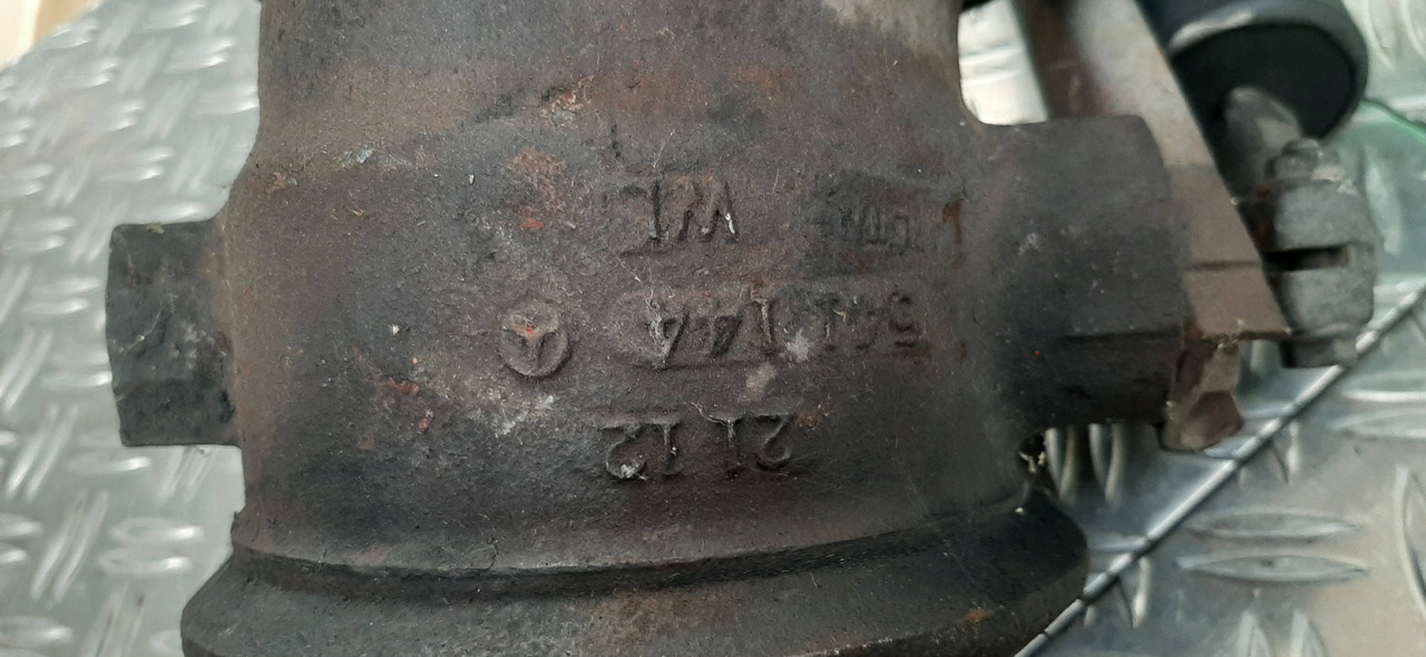 Gebrauchte DB Actros 1840 OM 501 Abgasrohr mit Motorbremse, Artikel - Nr. : 81.99999 - 9999 - Summuti toru - Veoauto: pilt 4 Gebrauchte DB Actros 1840 OM 501 Abgasrohr mit Motorbremse, Artikel - Nr. : 81.99999 - 9999 - Summuti toru - Veoauto: pilt 4