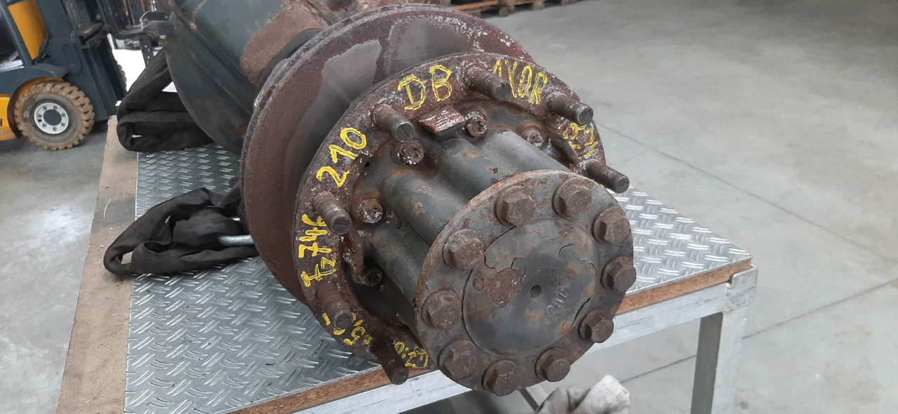 Gebrauchte DB Axor 18 - 24, Hypoidachse, 13 Tonnen, Artikel - Nr. : 81.99999 - 9999 - Tagatelg - Veoauto: pilt 1 Gebrauchte DB Axor 18 - 24, Hypoidachse, 13 Tonnen, Artikel - Nr. : 81.99999 - 9999 - Tagatelg - Veoauto: pilt 1