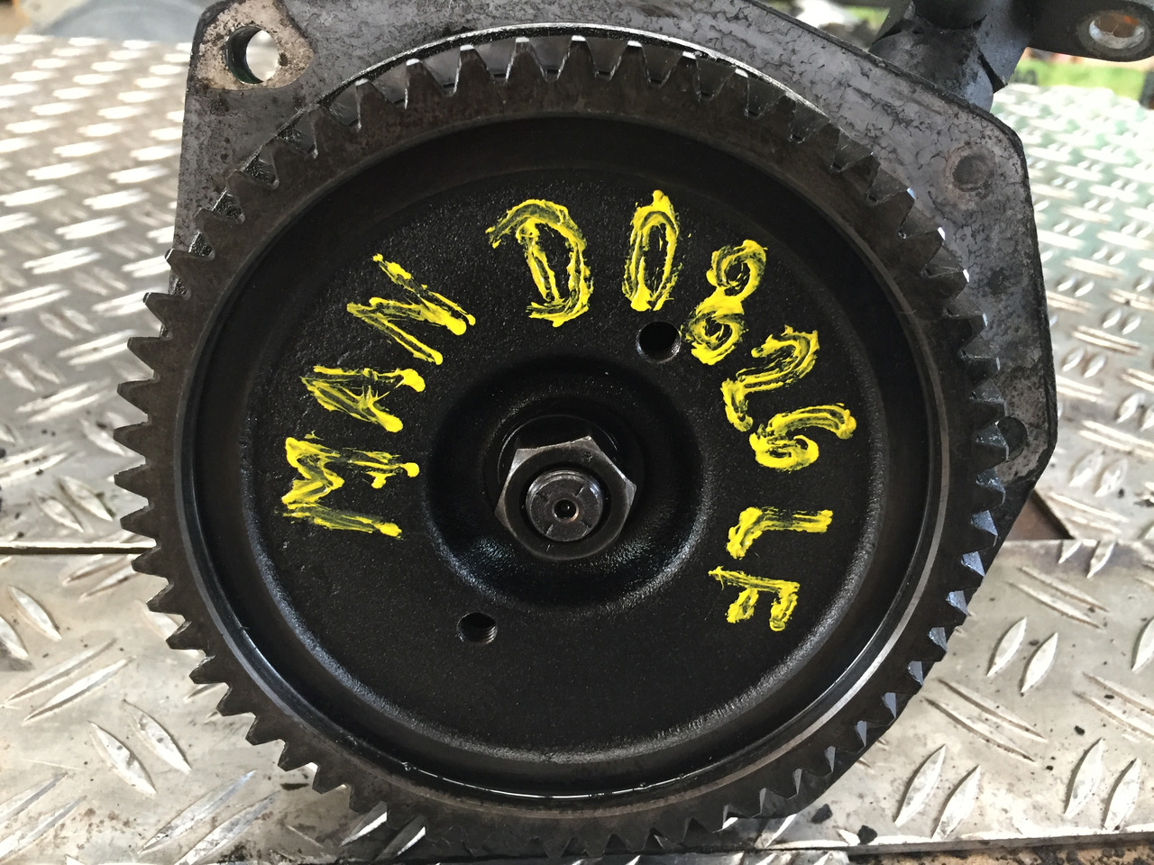 ---Gebrauchte Einspritzpumpe MAN 272, Typ D 0826 LF, Artikel - Nr. : 81.99999 - 9999 - Kütusepump - Veoauto: pilt 3 ---Gebrauchte Einspritzpumpe MAN 272, Typ D 0826 LF, Artikel - Nr. : 81.99999 - 9999 - Kütusepump - Veoauto: pilt 3