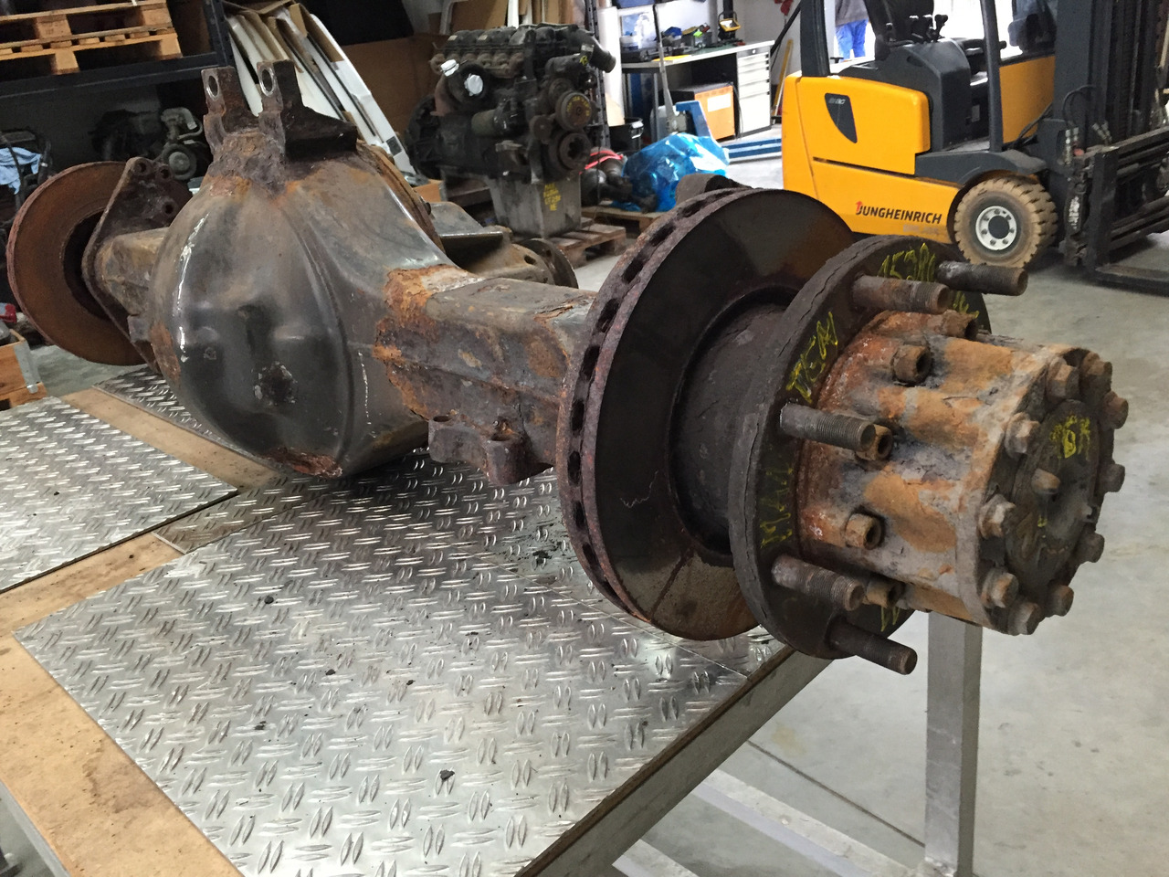 Gebrauchte Hinterachse MAN TGM 15.280, Typ : HY 11 3000, Artikel - Nr. : 81.35010 - 6169 - Tagatelg - Veoauto: pilt 3 Gebrauchte Hinterachse MAN TGM 15.280, Typ : HY 11 3000, Artikel - Nr. : 81.35010 - 6169 - Tagatelg - Veoauto: pilt 3