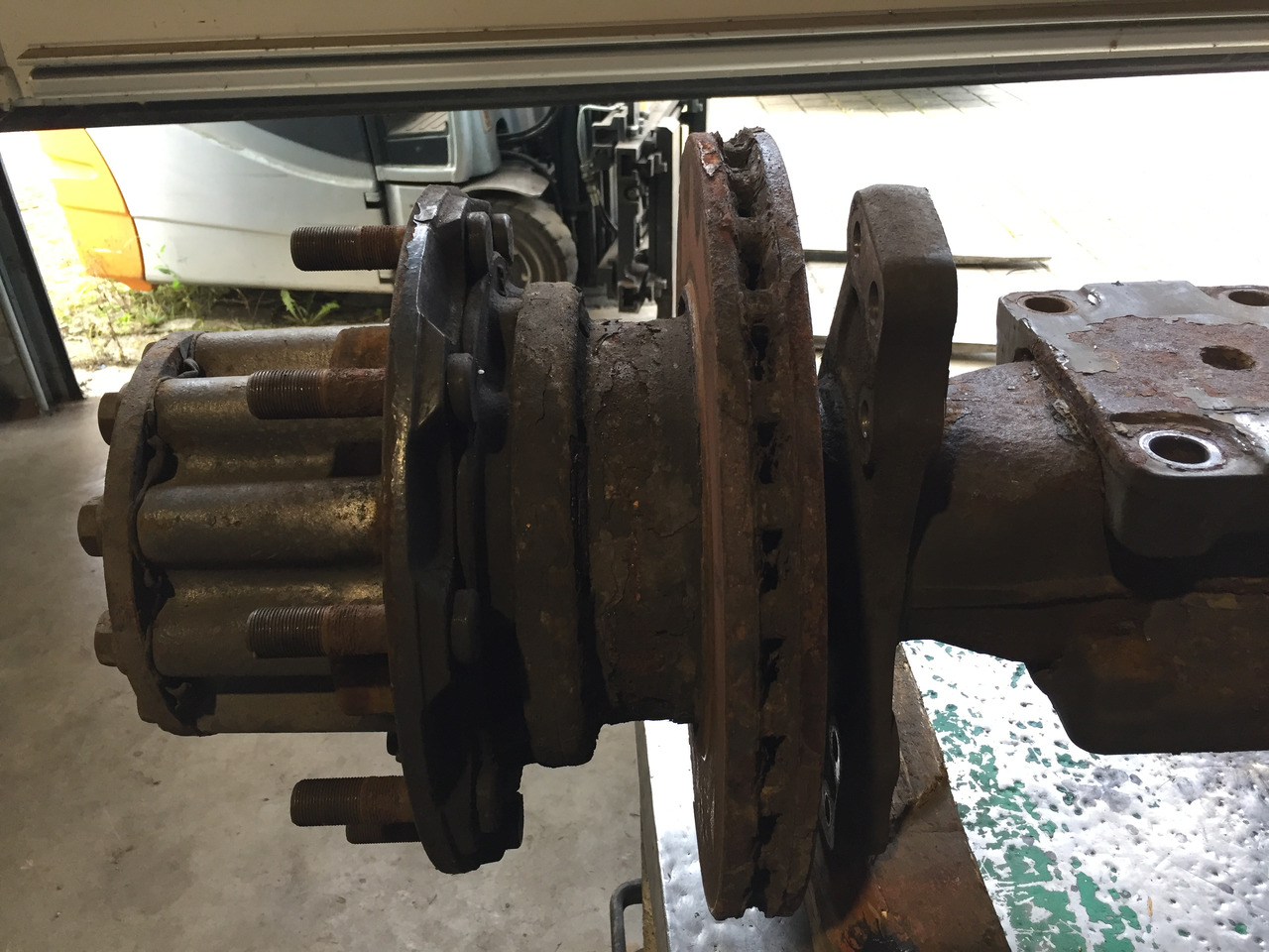 Gebrauchte Hinterradachse DB Axor 1824, Typ : HL6 / 1DCSL - 13, Artikel - Nr. : 99.99999 - 9999 - Tagatelg - Veoauto: pilt 2 Gebrauchte Hinterradachse DB Axor 1824, Typ : HL6 / 1DCSL - 13, Artikel - Nr. : 99.99999 - 9999 - Tagatelg - Veoauto: pilt 2