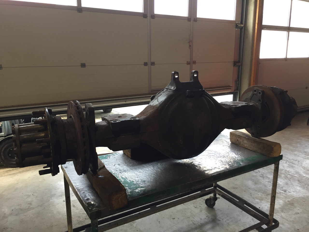 Gebrauchte Hinterradachse DB Axor 1824, Typ : HL6 / 1DCSL - 13, Artikel - Nr. : 99.99999 - 9999 - Tagatelg - Veoauto: pilt 1 Gebrauchte Hinterradachse DB Axor 1824, Typ : HL6 / 1DCSL - 13, Artikel - Nr. : 99.99999 - 9999 - Tagatelg - Veoauto: pilt 1