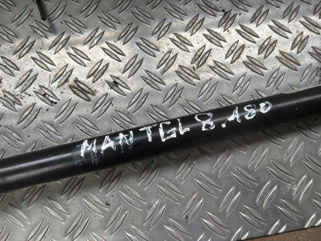 Gebrauchte MAN TGL 8.180 Spurstange / Lenkstange, Artikel - Nr. : 81.46610 - 6820 - Roolivarras - Veoauto: pilt 5 Gebrauchte MAN TGL 8.180 Spurstange / Lenkstange, Artikel - Nr. : 81.46610 - 6820 - Roolivarras - Veoauto: pilt 5