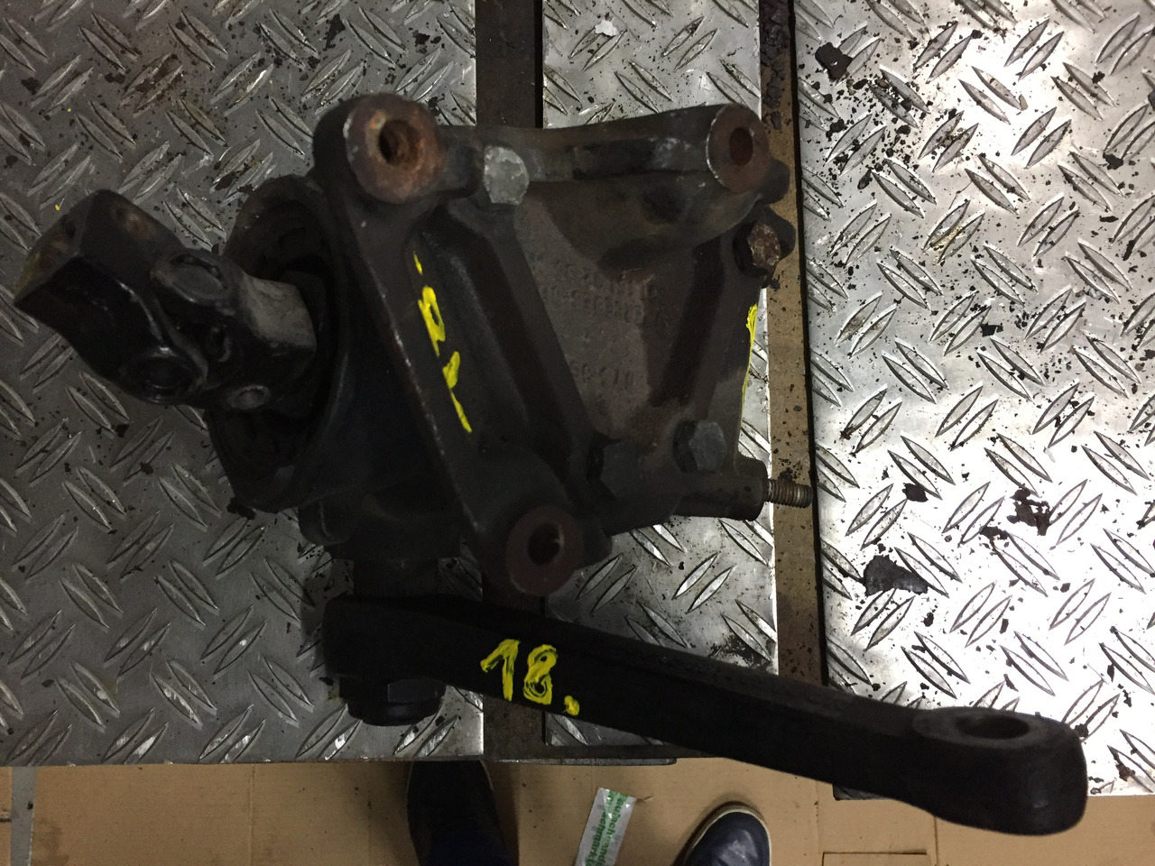 Gebrauchtes Lenkgetriebe DB 307, Artikel - Nr.: 81.9999 - 9999 - Roolikarp - Veoauto: pilt 5 Gebrauchtes Lenkgetriebe DB 307, Artikel - Nr.: 81.9999 - 9999 - Roolikarp - Veoauto: pilt 5