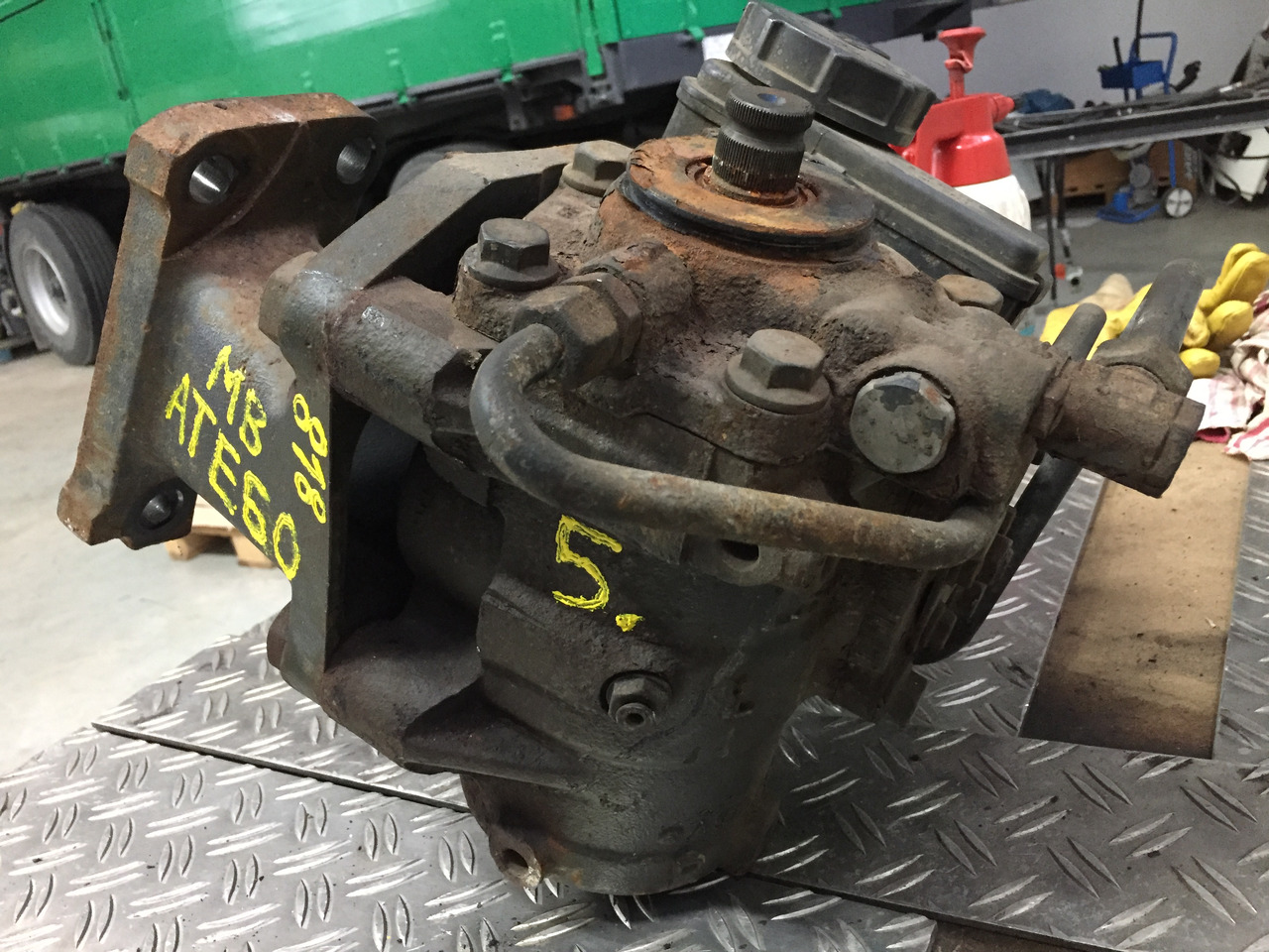 Gebrauchtes Lenkgetriebe DB Atego 818, Artikel - Nr.: A 970 460 08 00 - Roolikarp - Veoauto: pilt 3 Gebrauchtes Lenkgetriebe DB Atego 818, Artikel - Nr.: A 970 460 08 00 - Roolikarp - Veoauto: pilt 3