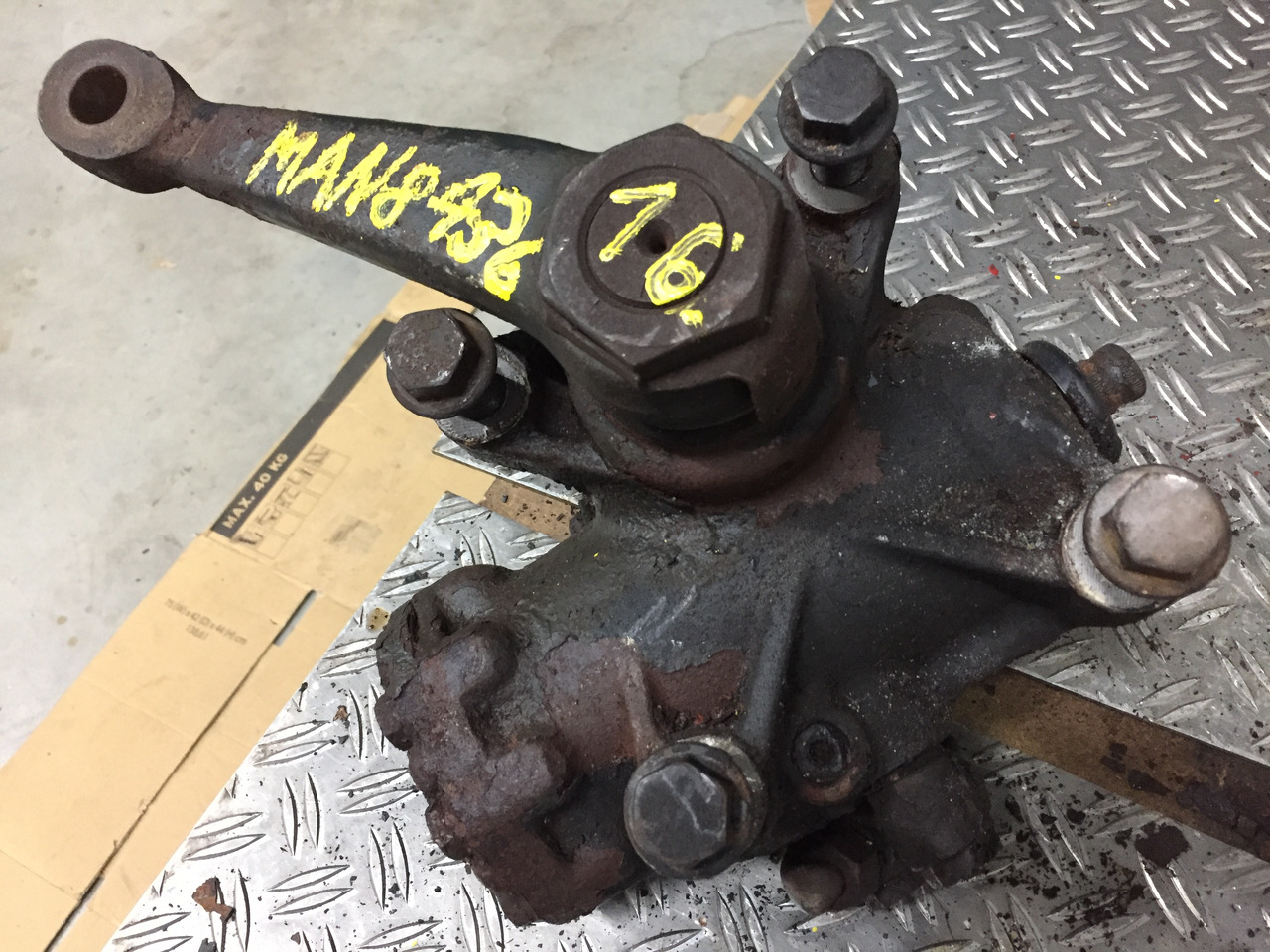 Gebrauchtes Lenkgetriebe MAN, 8.136, Artikel - Nr.: 81.9999 - 9999 - Roolikarp - Veoauto: pilt 3 Gebrauchtes Lenkgetriebe MAN, 8.136, Artikel - Nr.: 81.9999 - 9999 - Roolikarp - Veoauto: pilt 3