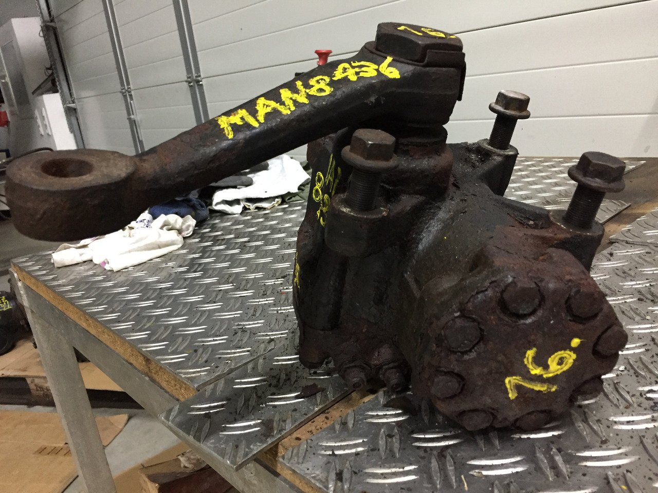 Gebrauchtes Lenkgetriebe MAN, 8.136, Artikel - Nr.: 81.9999 - 9999 - Roolikarp - Veoauto: pilt 5 Gebrauchtes Lenkgetriebe MAN, 8.136, Artikel - Nr.: 81.9999 - 9999 - Roolikarp - Veoauto: pilt 5