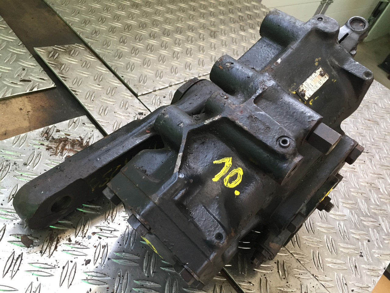 Gebrauchtes Lenkgetriebe MAN F 8, 24.291, Artikel - Nr.: 81.9999 - 9999 - Roolikarp - Veoauto: pilt 3 Gebrauchtes Lenkgetriebe MAN F 8, 24.291, Artikel - Nr.: 81.9999 - 9999 - Roolikarp - Veoauto: pilt 3