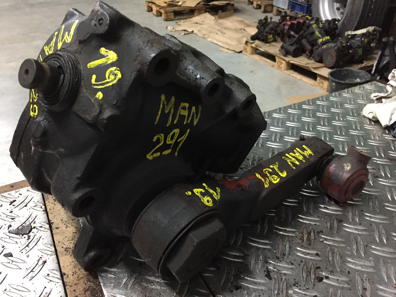 Gebrauchtes Lenkgetriebe MAN F 8, 291, Artikel - Nr.: 81.9999 - 9999 - Roolikarp - Veoauto: pilt 3 Gebrauchtes Lenkgetriebe MAN F 8, 291, Artikel - Nr.: 81.9999 - 9999 - Roolikarp - Veoauto: pilt 3