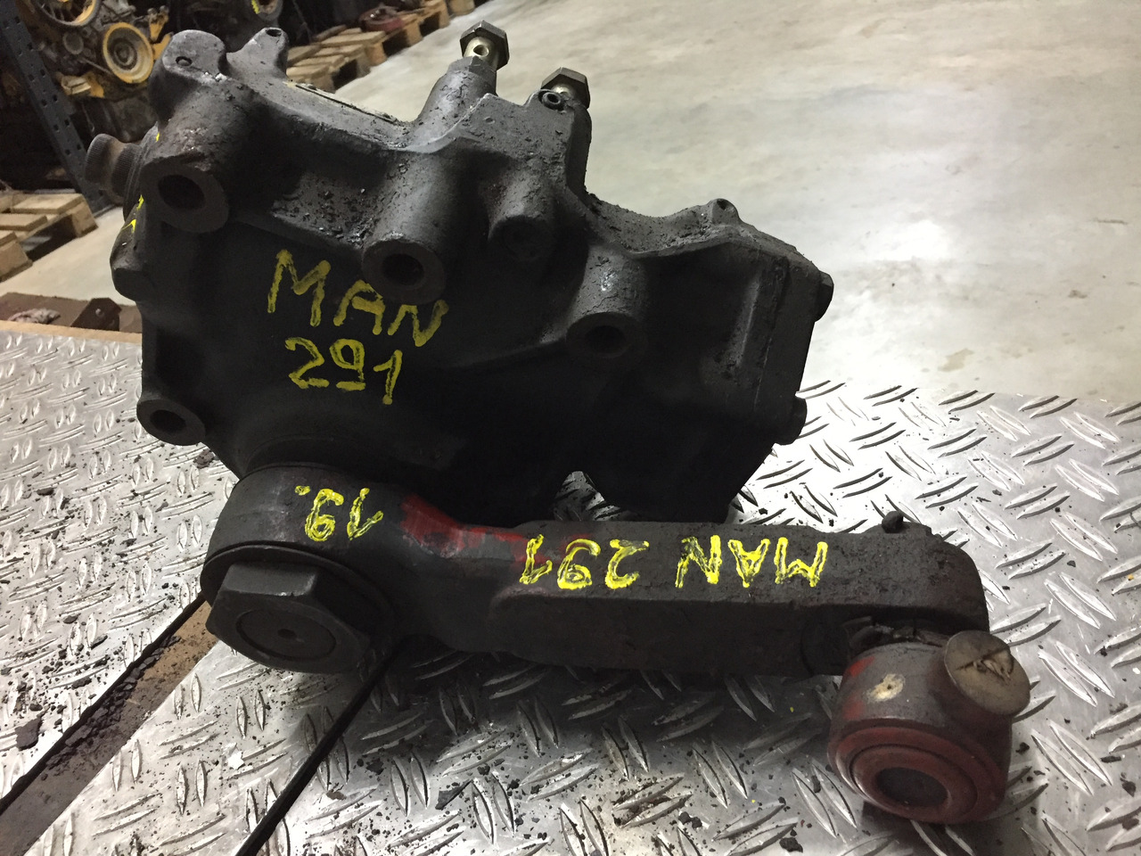 Gebrauchtes Lenkgetriebe MAN F 8, 291, Artikel - Nr.: 81.9999 - 9999 - Roolikarp - Veoauto: pilt 1 Gebrauchtes Lenkgetriebe MAN F 8, 291, Artikel - Nr.: 81.9999 - 9999 - Roolikarp - Veoauto: pilt 1