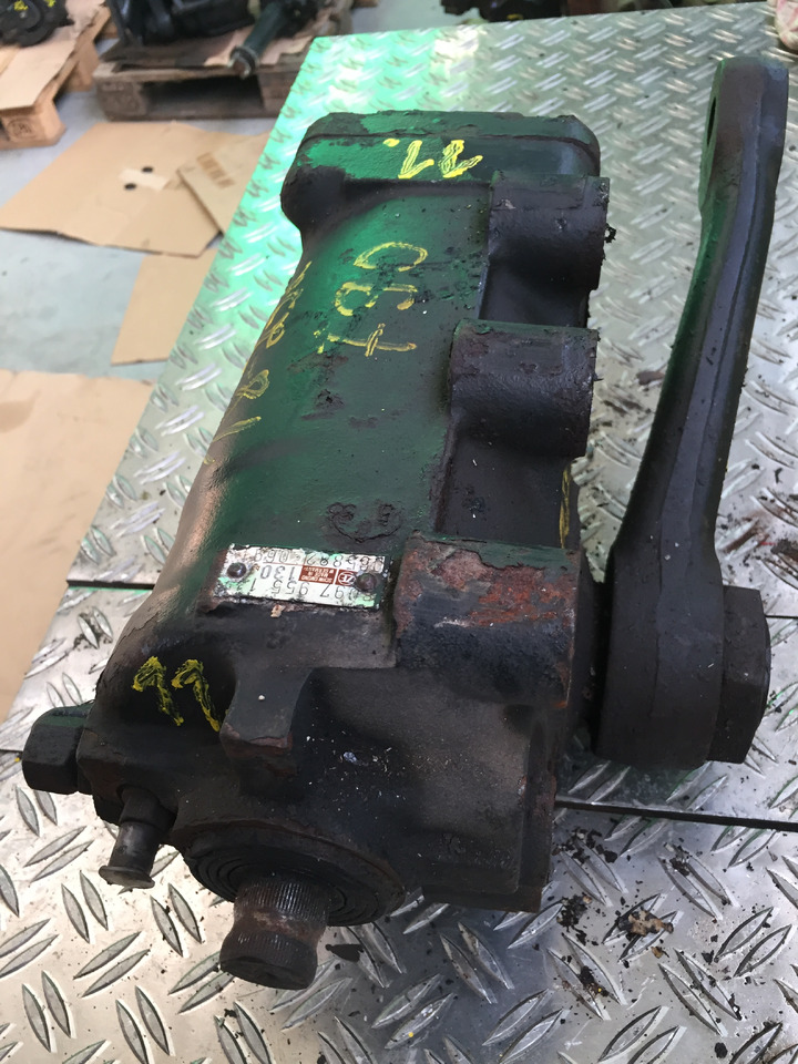 Gebrauchtes Lenkgetriebe MAN F 90, 18.232, Artikel - Nr.: 81.9999 - 9999 - Roolikarp - Veoauto: pilt 2 Gebrauchtes Lenkgetriebe MAN F 90, 18.232, Artikel - Nr.: 81.9999 - 9999 - Roolikarp - Veoauto: pilt 2