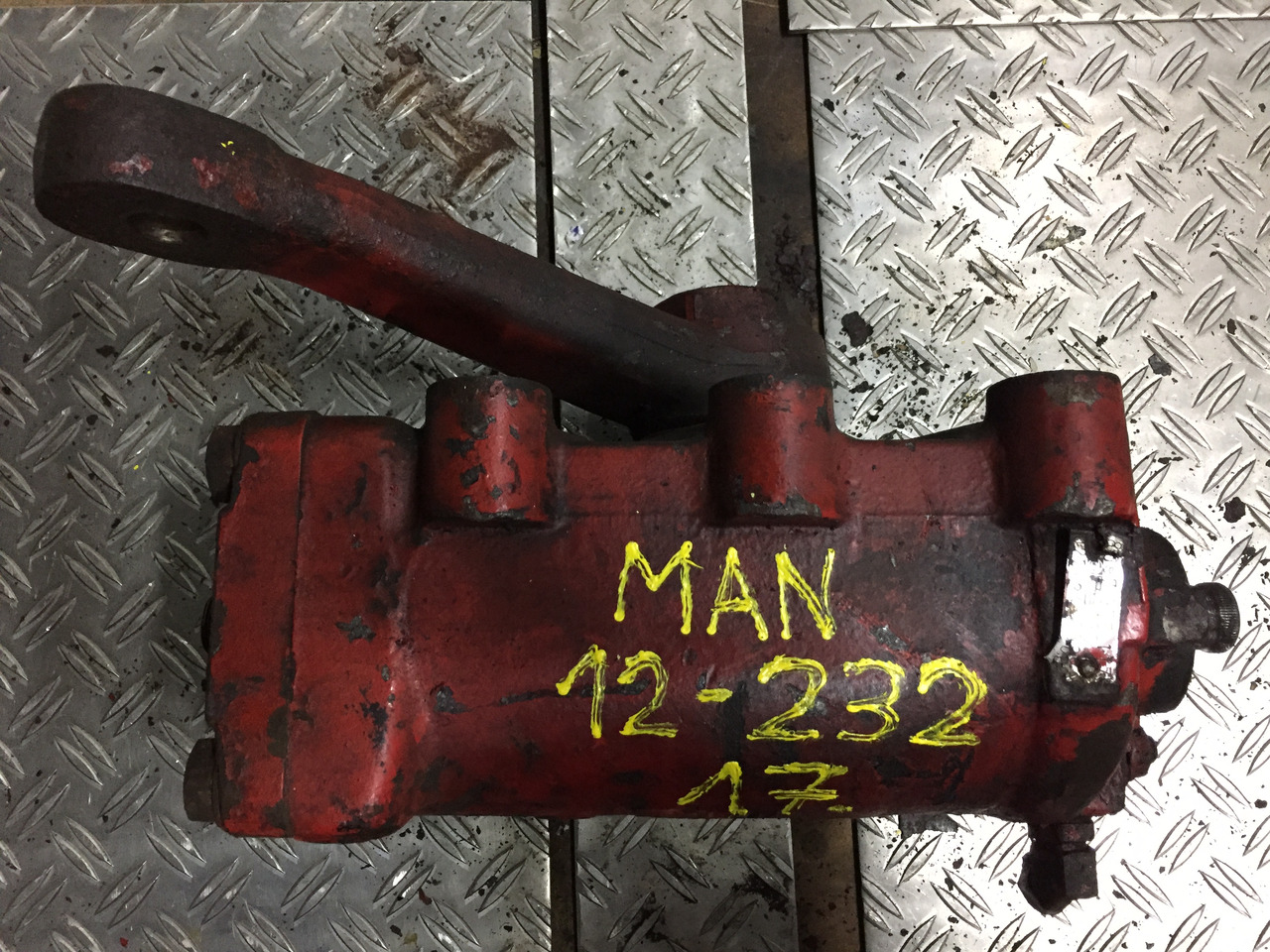 Gebrauchtes Lenkgetriebe MAN F90, 12.232, Artikel - Nr.: 81.9999 - 9999 - Roolikarp - Veoauto: pilt 5 Gebrauchtes Lenkgetriebe MAN F90, 12.232, Artikel - Nr.: 81.9999 - 9999 - Roolikarp - Veoauto: pilt 5