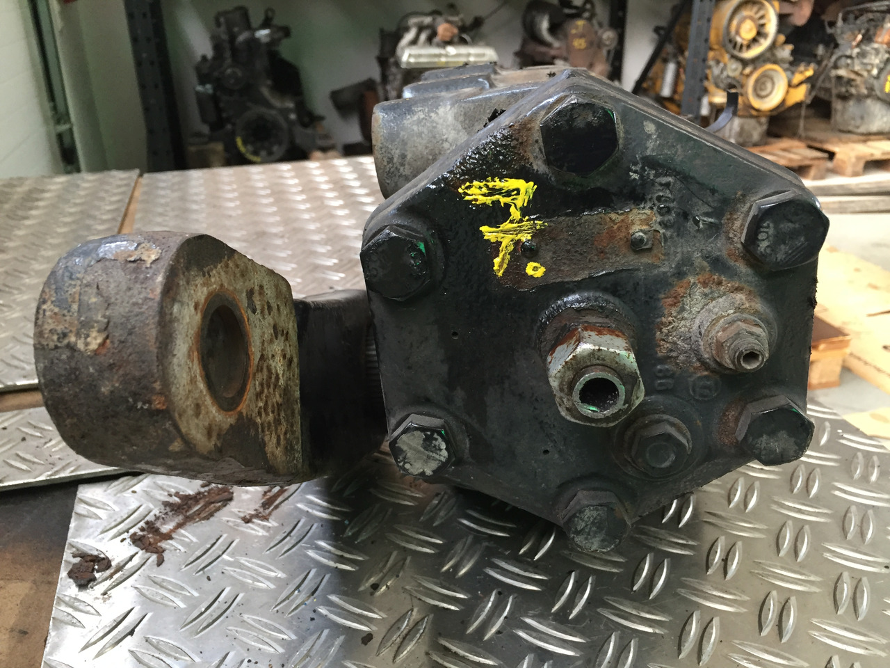 Gebrauchtes Lenkgetriebe MAN TGA 26.480, Artikel - Nr.: 81.46200-6425 - Roolikarp - Veoauto: pilt 5 Gebrauchtes Lenkgetriebe MAN TGA 26.480, Artikel - Nr.: 81.46200-6425 - Roolikarp - Veoauto: pilt 5