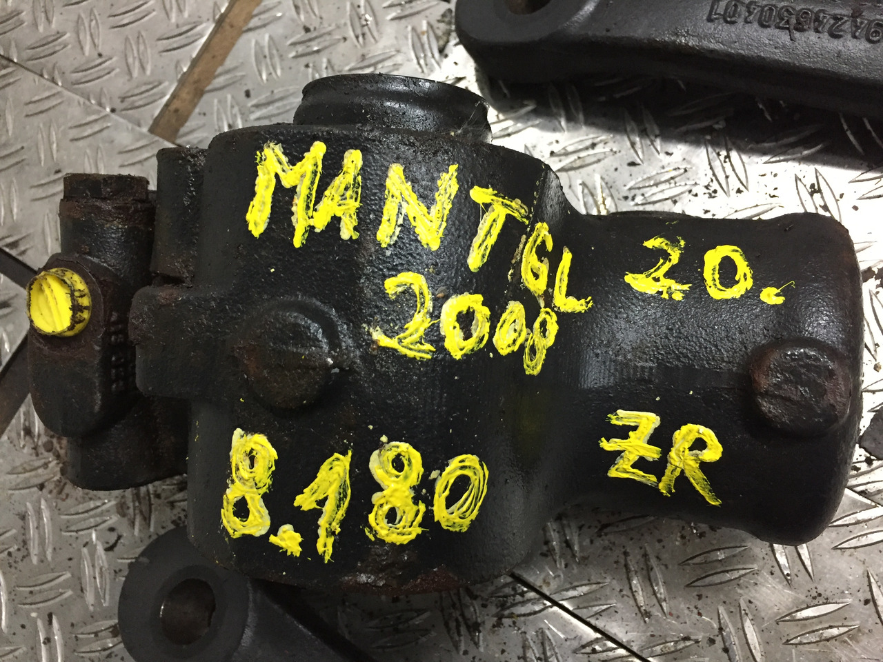 Gebrauchtes Lenkgetriebe MAN TGL, 8.180, Artikel - Nr.: 81.9999 - 9999 - Roolikarp - Veoauto: pilt 1 Gebrauchtes Lenkgetriebe MAN TGL, 8.180, Artikel - Nr.: 81.9999 - 9999 - Roolikarp - Veoauto: pilt 1